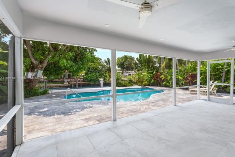 Villa ou maison à vendre à Miami Beach, Floride: 3 chambres, 240.8 m2 № 1981710 - photo 23