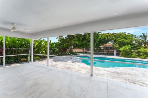Villa ou maison à vendre à Miami Beach, Floride: 3 chambres, 240.8 m2 № 1981710 - photo 22