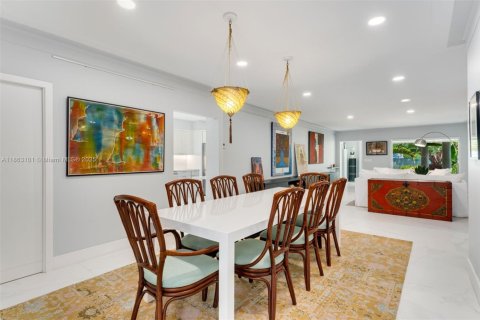 Villa ou maison à vendre à Miami Beach, Floride: 3 chambres, 240.8 m2 № 1981710 - photo 9