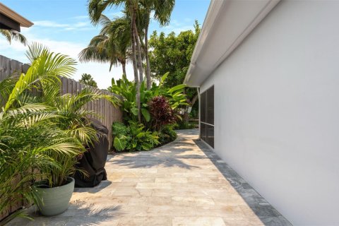 Villa ou maison à vendre à Miami Beach, Floride: 3 chambres, 240.8 m2 № 1981710 - photo 28