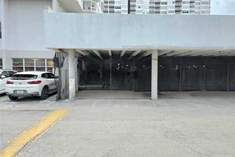 Condo in Aventura, Florida, 2 bedrooms  № 1929996 - photo 20