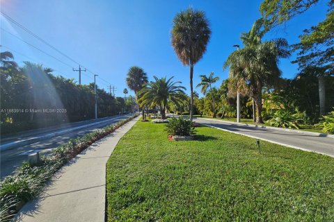 Condo in Aventura, Florida, 2 bedrooms  № 1929996 - photo 25