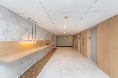 Condo in Key Biscayne, Florida, 2 bedrooms  № 2005027 - photo 7