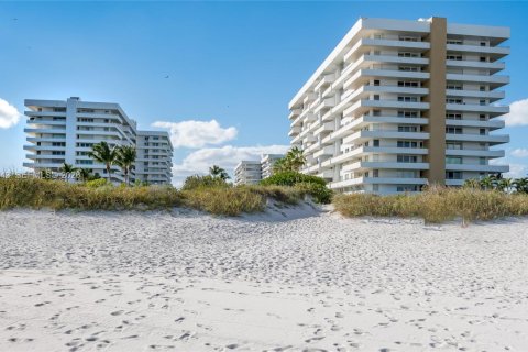 Condo in Key Biscayne, Florida, 2 bedrooms  № 2005027