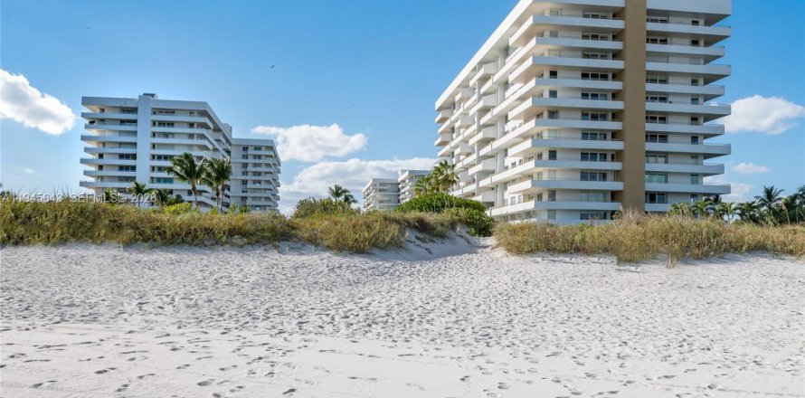 Condo in Key Biscayne, Florida, 2 bedrooms  № 2005027