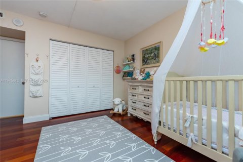 Condo in Key Biscayne, Florida, 2 bedrooms  № 2005027 - photo 16