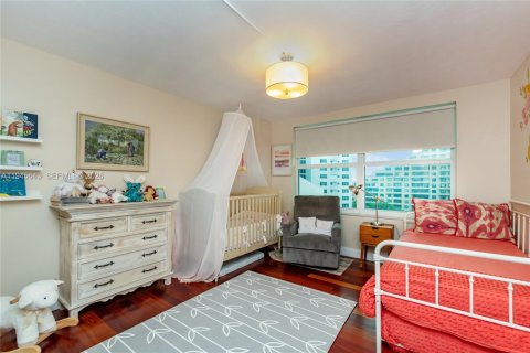 Condo in Key Biscayne, Florida, 2 bedrooms  № 2005027 - photo 14