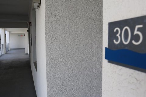 Купить кондоминиум в Киссимми, Флорида 4 комнаты, 104.61м2, № 2098041 - фото 2