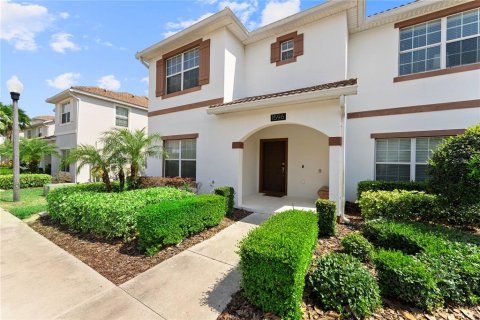 Townhouse in Davenport, Florida 5 bedrooms, 188.03 sq.m. № 1689738 - photo 1