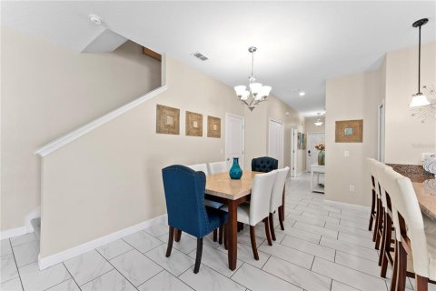 Townhouse in Davenport, Florida 5 bedrooms, 188.03 sq.m. № 1689738 - photo 10