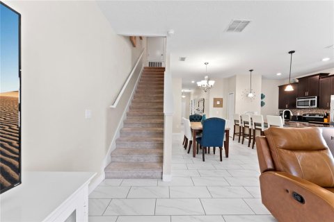 Townhouse in Davenport, Florida 5 bedrooms, 188.03 sq.m. № 1689738 - photo 22