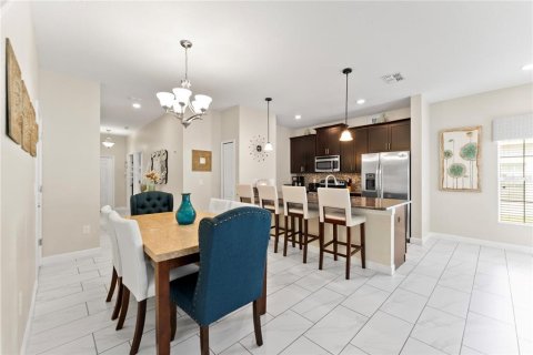 Townhouse in Davenport, Florida 5 bedrooms, 188.03 sq.m. № 1689738 - photo 11