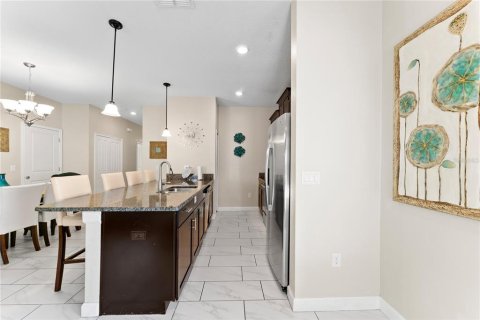 Townhouse in Davenport, Florida 5 bedrooms, 188.03 sq.m. № 1689738 - photo 16