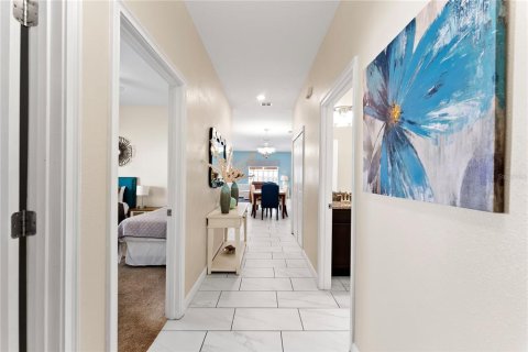 Townhouse in Davenport, Florida 5 bedrooms, 188.03 sq.m. № 1689738 - photo 6