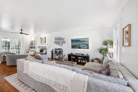 House in Orlando, Florida 3 bedrooms, 181.81 sq.m. № 1801530 - photo 10