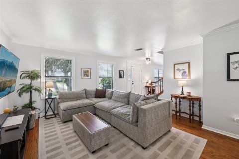 House in Orlando, Florida 3 bedrooms, 181.81 sq.m. № 1801530 - photo 12