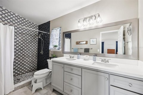 House in Orlando, Florida 3 bedrooms, 181.81 sq.m. № 1801530 - photo 28