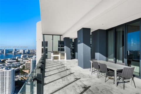 Copropriété à louer à Sunny Isles Beach, Floride: 3 chambres, 189.71 m2 № 2025016 - photo 28