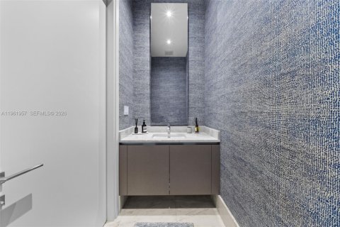 Copropriété à louer à Sunny Isles Beach, Floride: 3 chambres, 189.71 m2 № 2025016 - photo 7