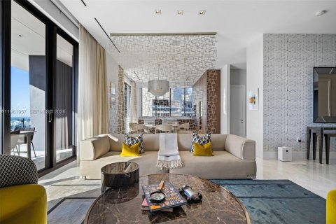 Copropriété à louer à Sunny Isles Beach, Floride: 3 chambres, 189.71 m2 № 2025016 - photo 5