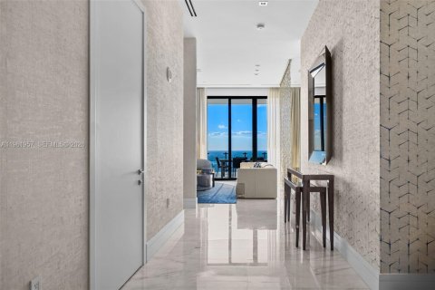 Copropriété à louer à Sunny Isles Beach, Floride: 3 chambres, 189.71 m2 № 2025016 - photo 6