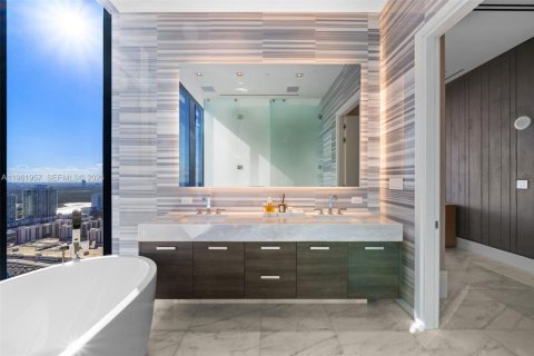 Copropriété à louer à Sunny Isles Beach, Floride: 3 chambres, 189.71 m2 № 2025016 - photo 23