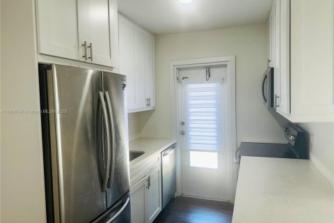 Appartement à louer à Coral Gables, Floride: 2 chambres, 70.88 m2 № 1956699 - photo 7