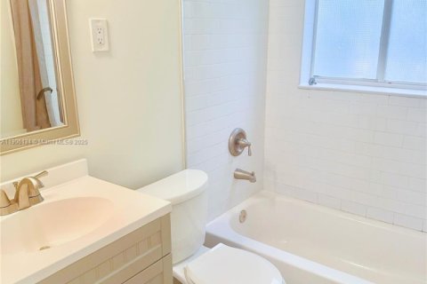 Appartement à louer à Coral Gables, Floride: 2 chambres, 70.88 m2 № 1956699 - photo 9