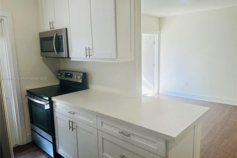 Appartement à louer à Coral Gables, Floride: 2 chambres, 70.88 m2 № 1956699 - photo 6