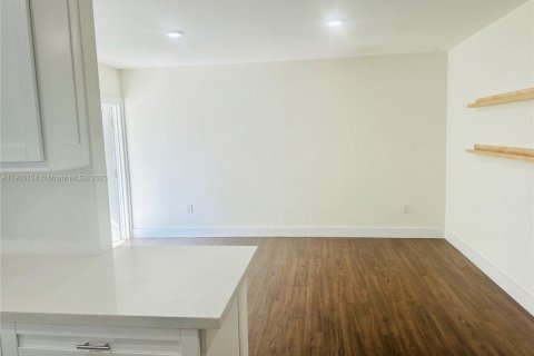 Appartement à louer à Coral Gables, Floride: 2 chambres, 70.88 m2 № 1956699 - photo 3