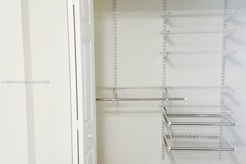 Appartement à louer à Coral Gables, Floride: 2 chambres, 70.88 m2 № 1956699 - photo 11