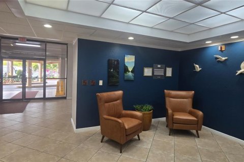 Condo in Pembroke Pines, Florida, 2 bedrooms  № 2021874 - photo 17