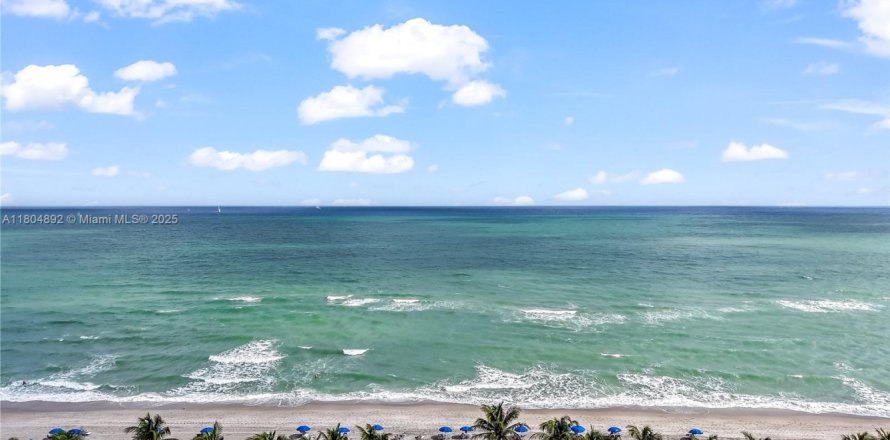 Condo in Hallandale Beach, Florida, 1 bedroom  № 1959474