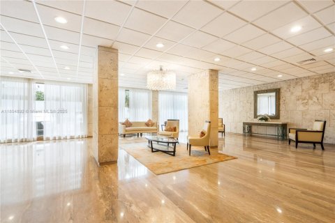 Condo in Hallandale Beach, Florida, 1 bedroom  № 1959474 - photo 25