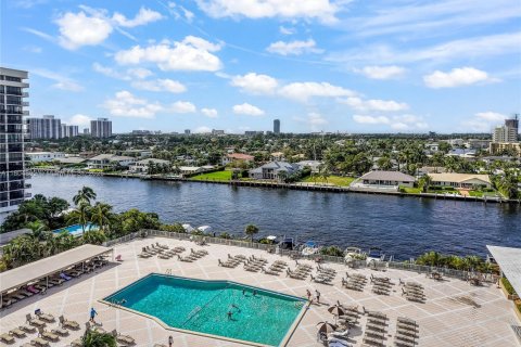 Condo in Hallandale Beach, Florida, 1 bedroom  № 1959474 - photo 7