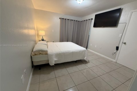 Купить виллу или дом в Майами, Флорида 3 спальни, 108.42м2, № 1945230 - фото 16