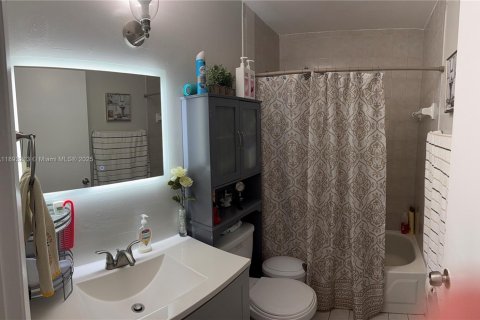 Купить виллу или дом в Майами, Флорида 3 спальни, 108.42м2, № 1945230 - фото 22