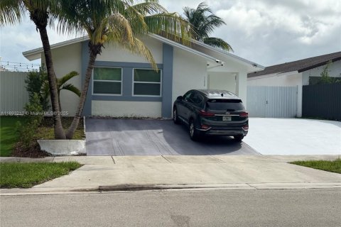 Купить виллу или дом в Майами, Флорида 3 спальни, 108.42м2, № 1945230 - фото 3