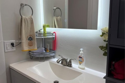 Купить виллу или дом в Майами, Флорида 3 спальни, 108.42м2, № 1945230 - фото 21