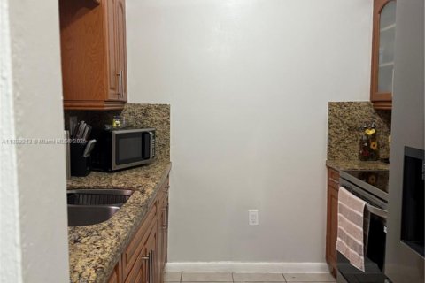 Купить виллу или дом в Майами, Флорида 3 спальни, 108.42м2, № 1945230 - фото 13