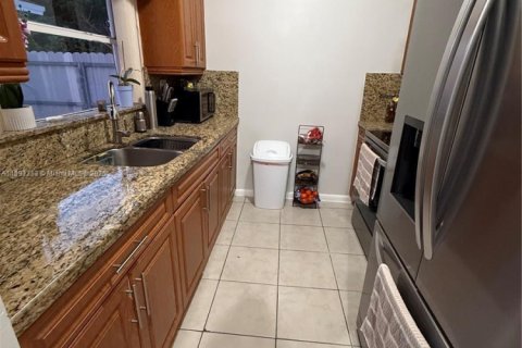 Купить виллу или дом в Майами, Флорида 3 спальни, 108.42м2, № 1945230 - фото 11