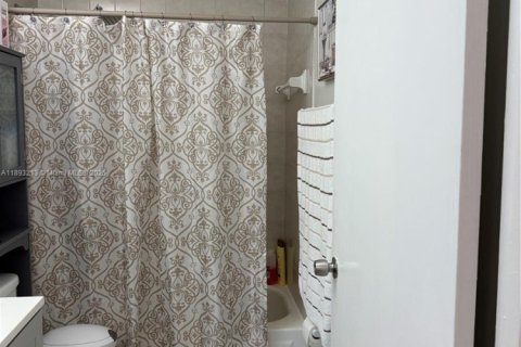 Купить виллу или дом в Майами, Флорида 3 спальни, 108.42м2, № 1945230 - фото 25