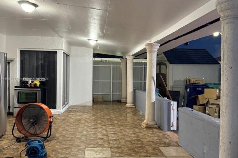 Купить виллу или дом в Майами, Флорида 3 спальни, 108.42м2, № 1945230 - фото 10