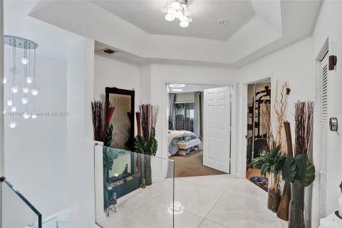 House in Doral, Florida 4 bedrooms, 195.56 sq.m. № 1774447 - photo 17