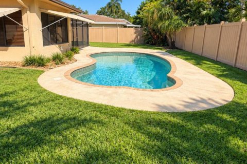 House in Lighthouse Point, Florida 2 bedrooms, 122.54 sq.m. № 2399827 - photo 16