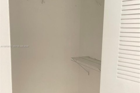 Copropriété à louer à Doral, Floride: 1 chambre, 60.39 m2 № 2030881 - photo 12