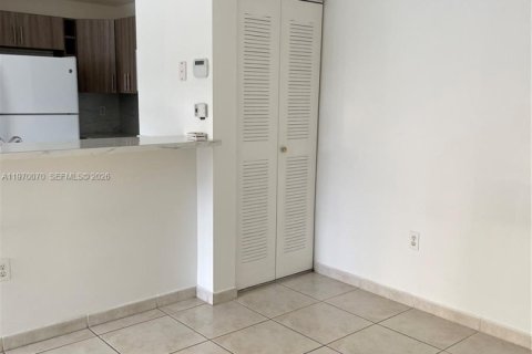 Copropriété à louer à Doral, Floride: 1 chambre, 60.39 m2 № 2030881 - photo 10
