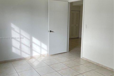 Copropriété à louer à Doral, Floride: 1 chambre, 60.39 m2 № 2030881 - photo 14