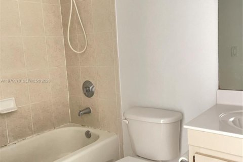 Copropriété à louer à Doral, Floride: 1 chambre, 60.39 m2 № 2030881 - photo 16