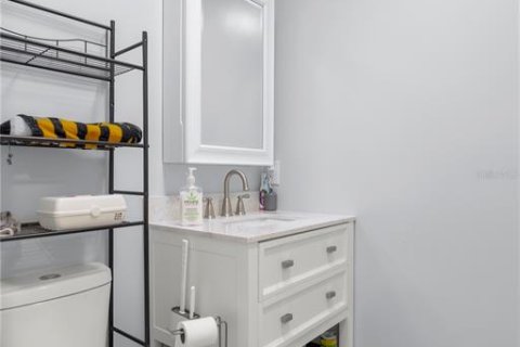 Villa ou maison à vendre à Silver Springs Shores, Floride: 4 chambres, 182.83 m2 № 1649870 - photo 9